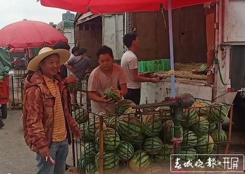 大型作案吃瓜群众,围观者的力量与影响